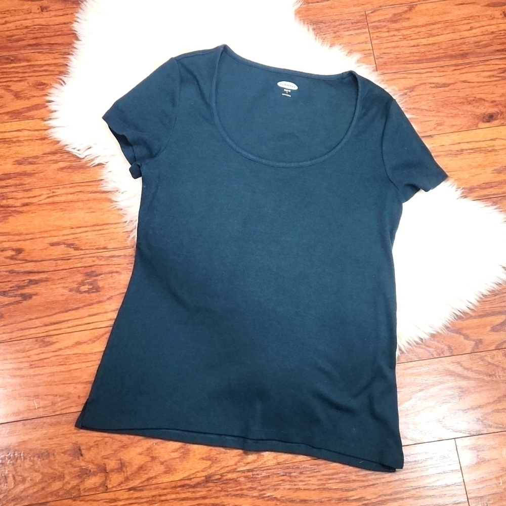 Old Navy Slim Fit Basic Fitted Scoopneck Shirt - Picture 1 of 4